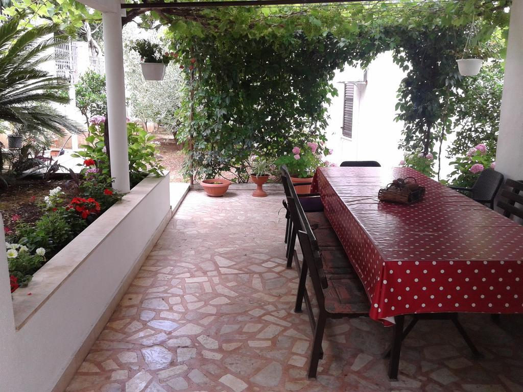 Apartments Villa Zvonimir Slatine Chambre photo