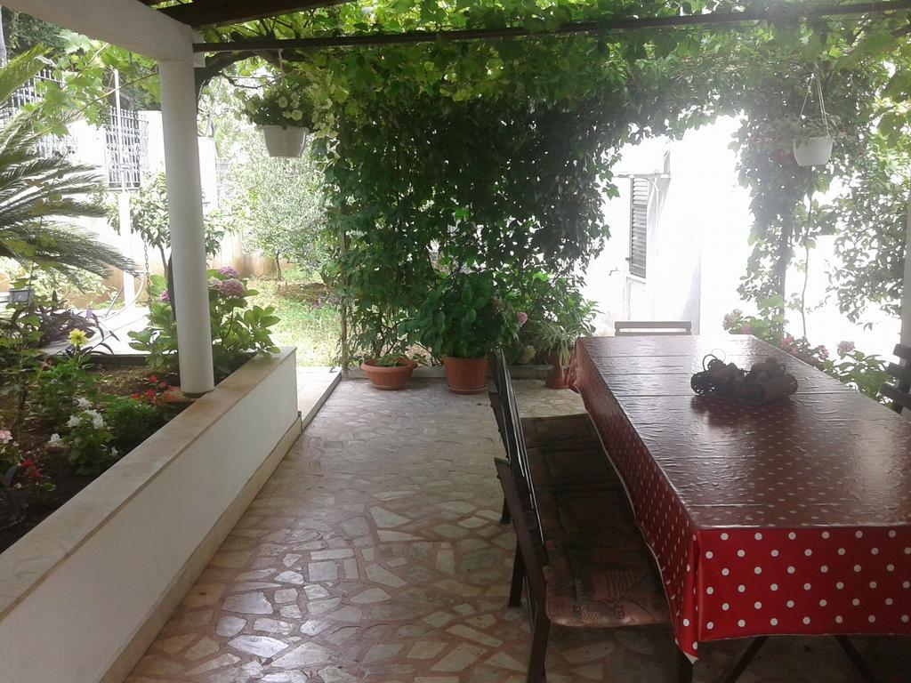 Apartments Villa Zvonimir Slatine Chambre photo