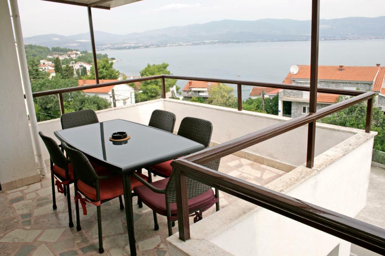 Apartments Villa Zvonimir Slatine Extérieur photo
