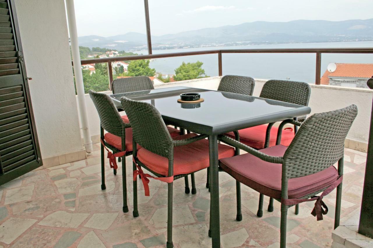 Apartments Villa Zvonimir Slatine Extérieur photo