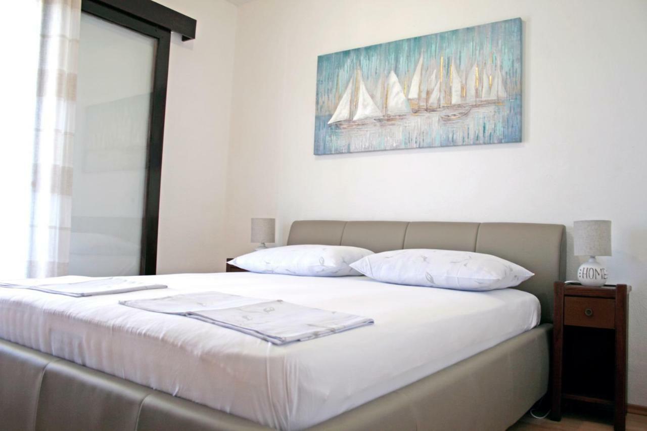 Apartments Villa Zvonimir Slatine Extérieur photo
